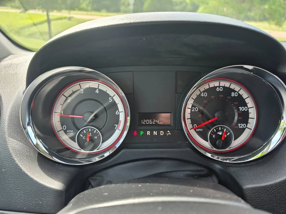 2019 Dodge Caravan - Image 12 of 19