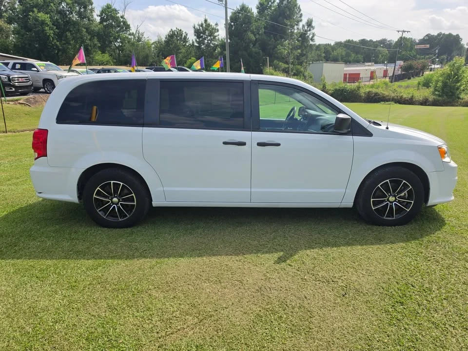 2019 Dodge Caravan - Image 3 of 19