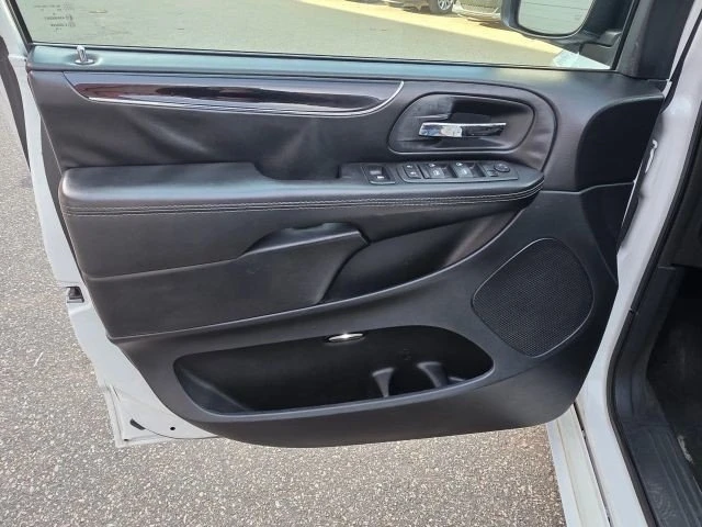 2019 Dodge Caravan - Image 8 of 20