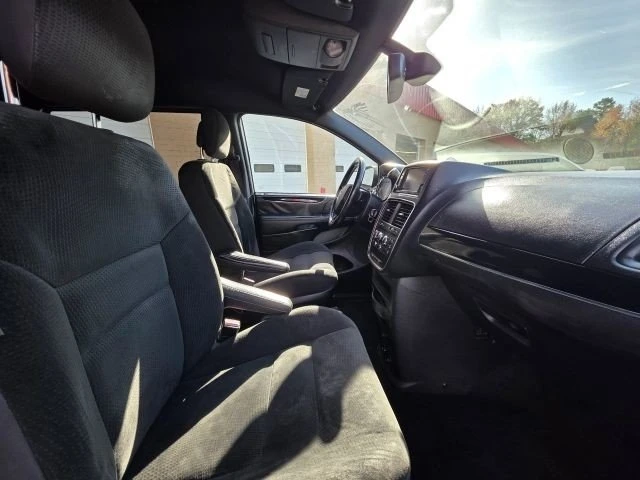 2019 Dodge Caravan - Image 19 of 20