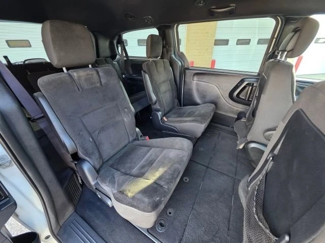 2019 Dodge Caravan - Image 17 of 20
