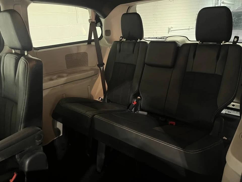 2019 Dodge Caravan - Image 19 of 20