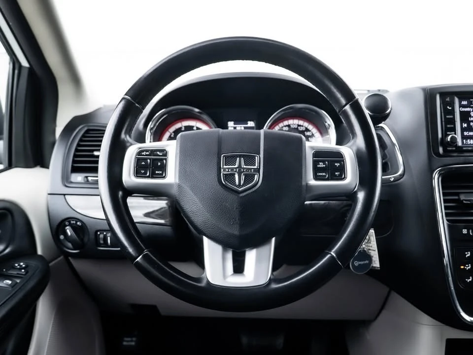2019 Dodge Caravan - Image 11 of 19