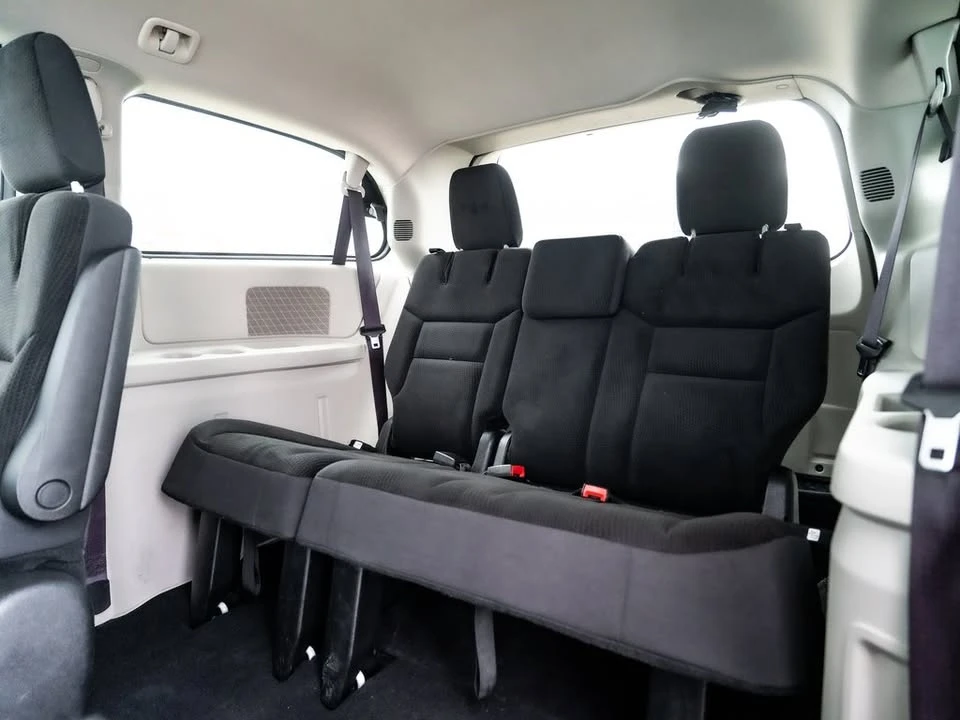 2019 Dodge Caravan - Image 19 of 19