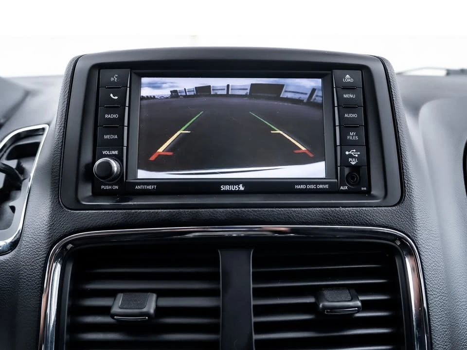 2019 Dodge Caravan - Image 14 of 19