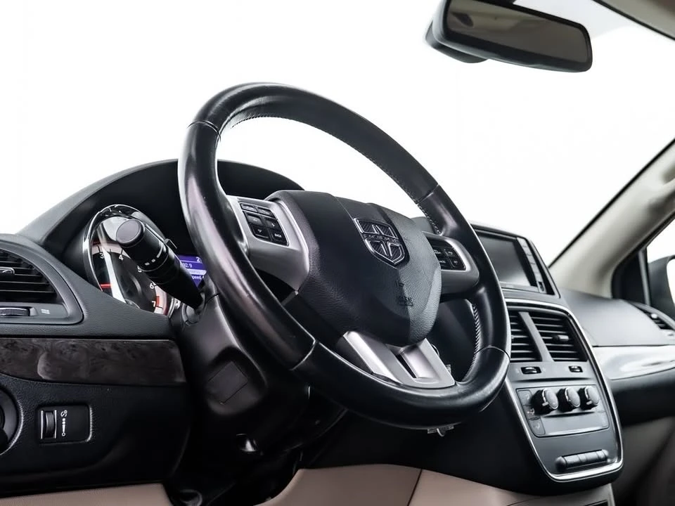 2019 Dodge Caravan - Image 9 of 19