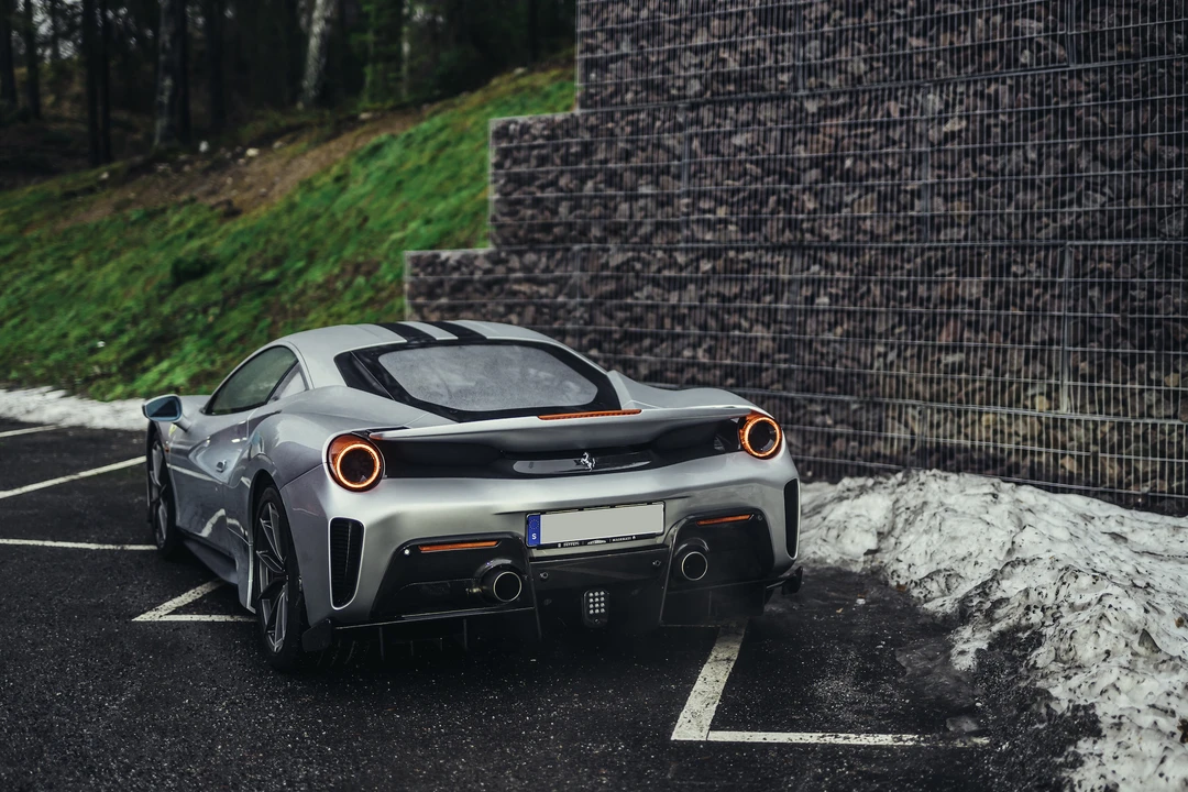 2019 Ferrari 488 Pista - Image 17 of 31