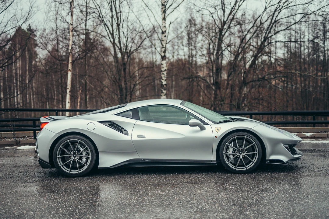 2019 Ferrari 488 Pista - Image 9 of 31