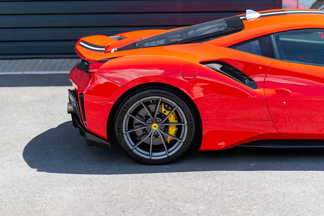 2019 Ferrari 488 Pista - Image 27 of 31