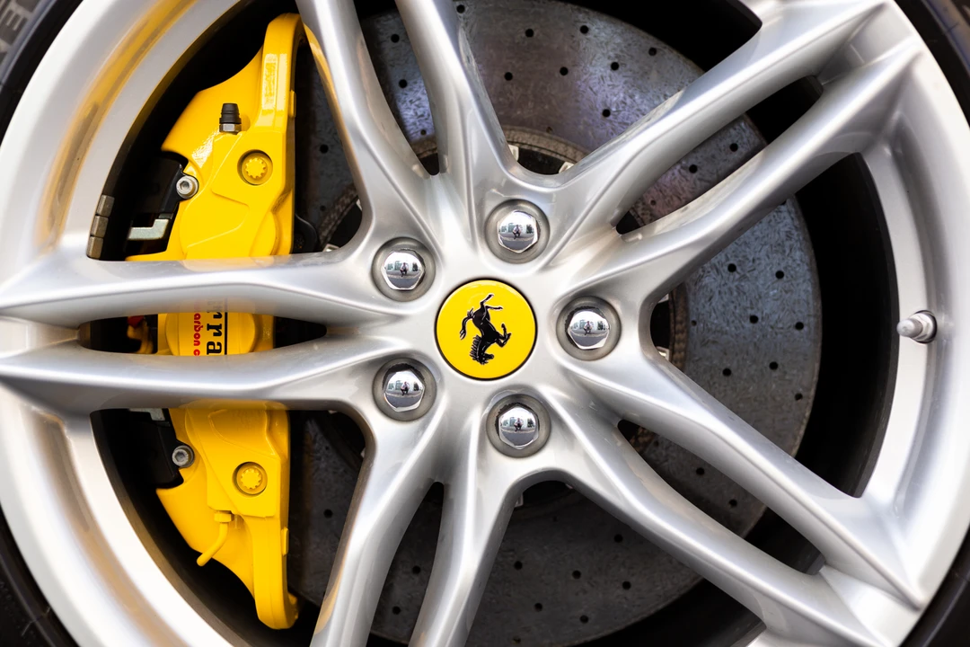 2019 Ferrari 812 Superfast - Image 15 of 31