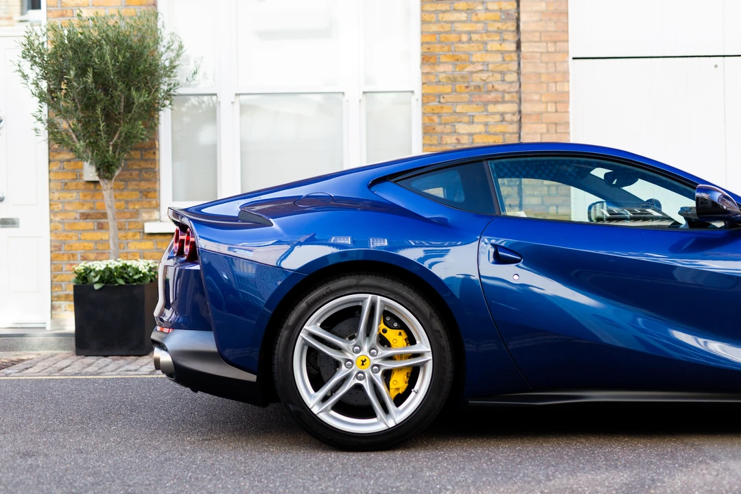 2019 Ferrari 812 Superfast - Image 16 of 31