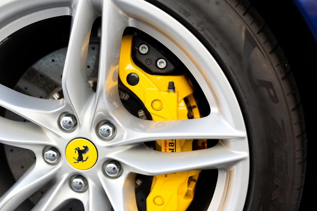 2019 Ferrari 812 Superfast - Image 18 of 31