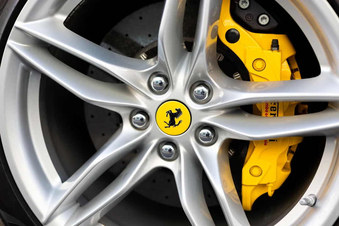 2019 Ferrari 812 Superfast - Image 19 of 31