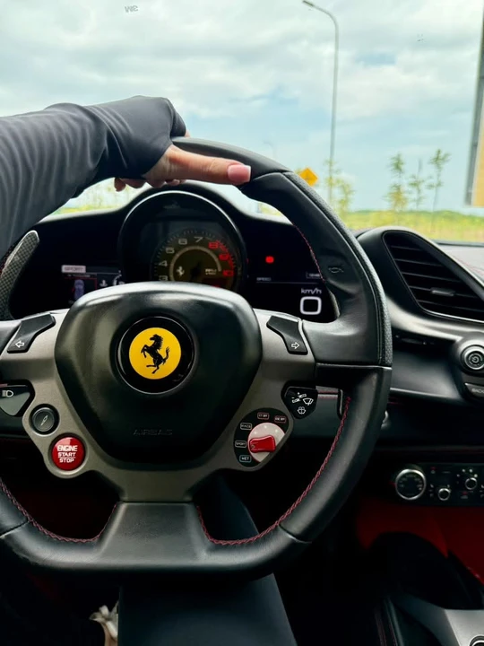 2019 Ferrari 488 - Image 7 of 7