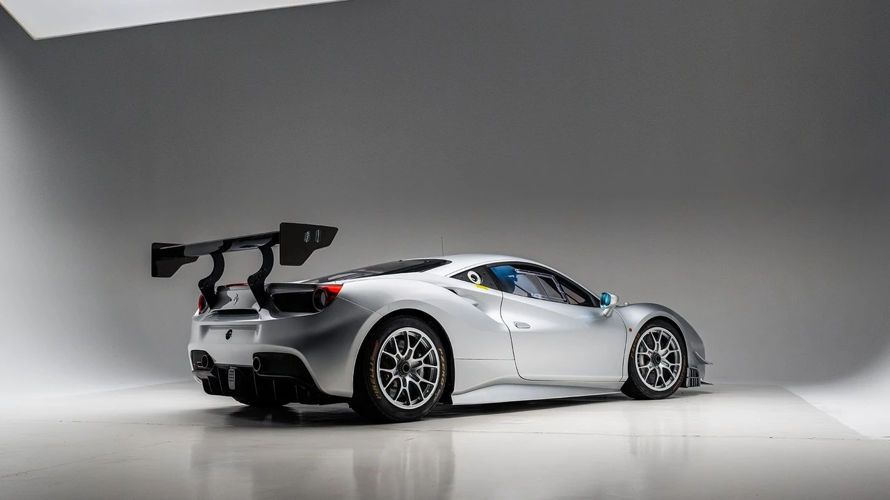 2019 Ferrari 488 - Image 15 of 31