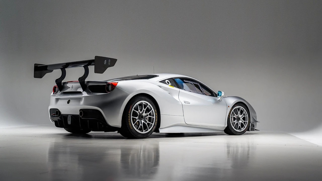 2019 Ferrari 488 - Image 16 of 31