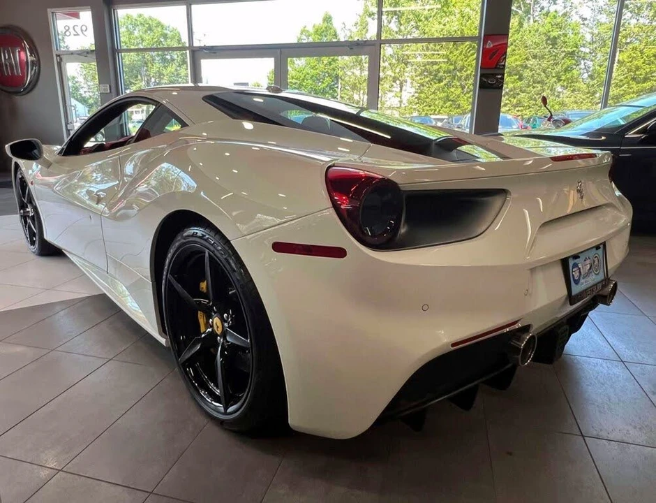 2019 Ferrari 488 GTB - Image 8 of 31