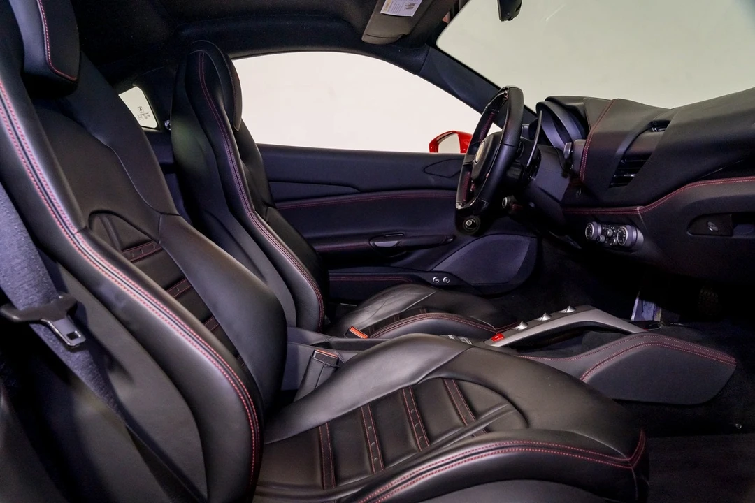 2019 Ferrari 488 GTB - Image 27 of 31