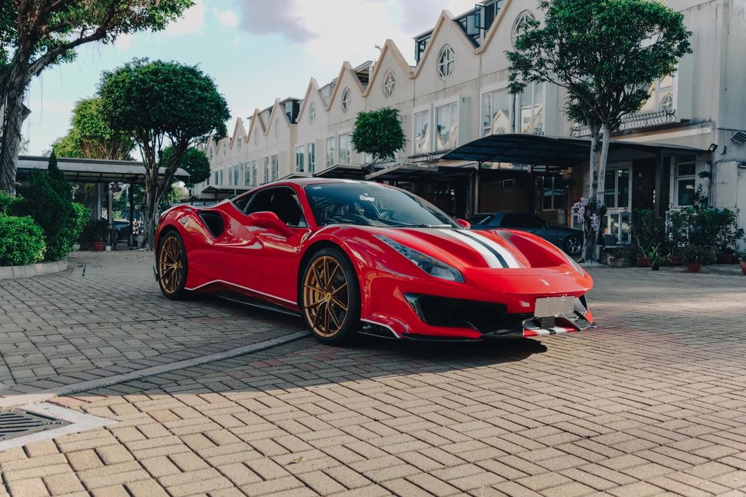 2019 Ferrari 488 Pista - Image 9 of 31