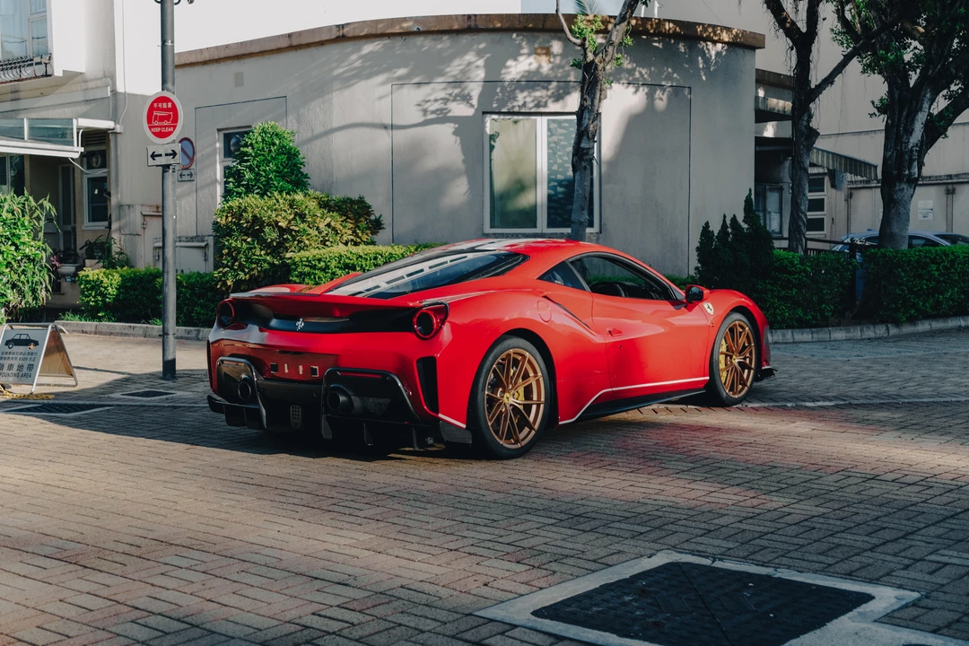 2019 Ferrari 488 Pista - Image 7 of 31