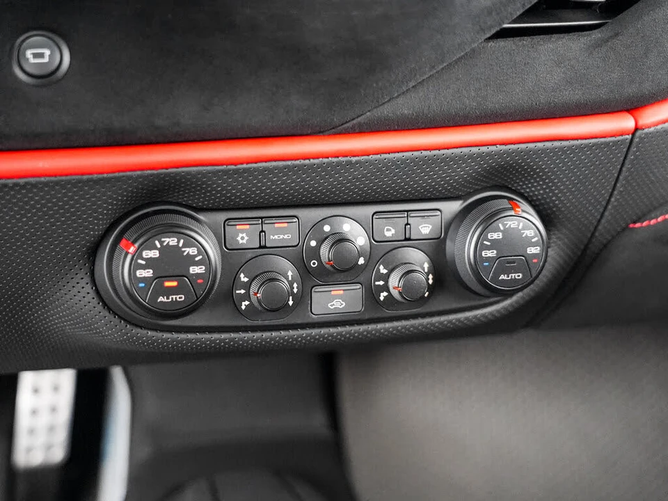 2019 Ferrari 488 Pista - Image 25 of 31