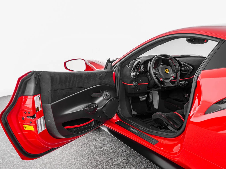 2019 Ferrari 488 Pista - Image 12 of 31