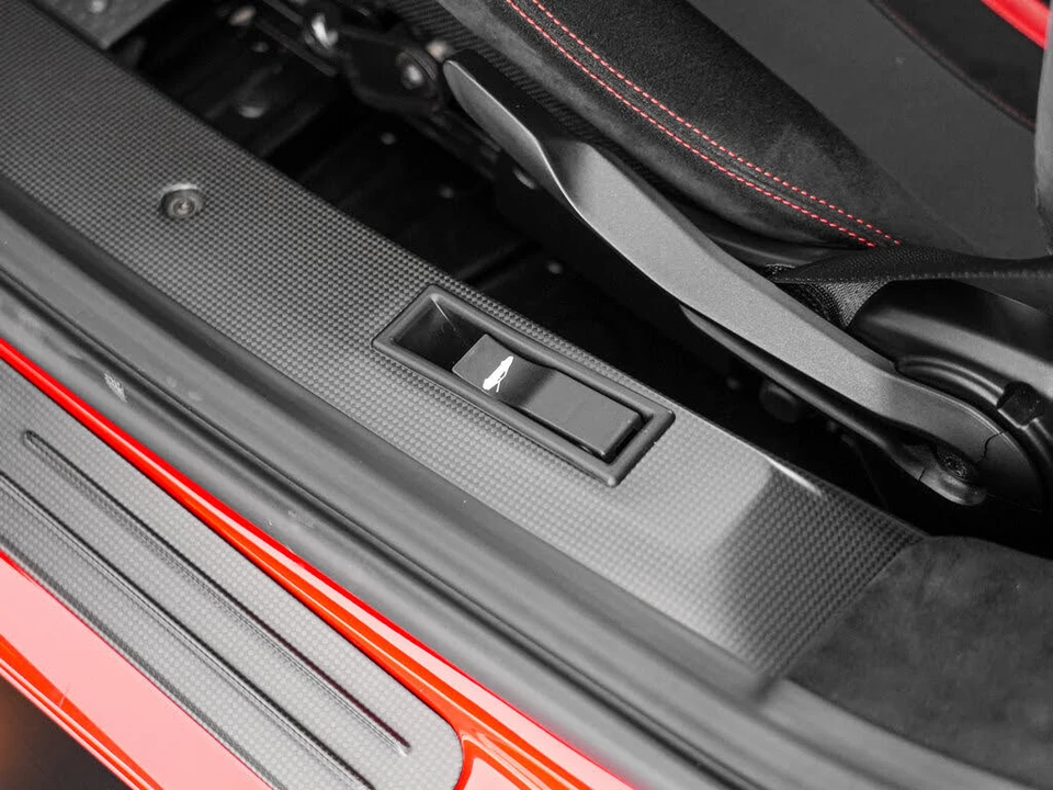 2019 Ferrari 488 Pista - Image 16 of 31