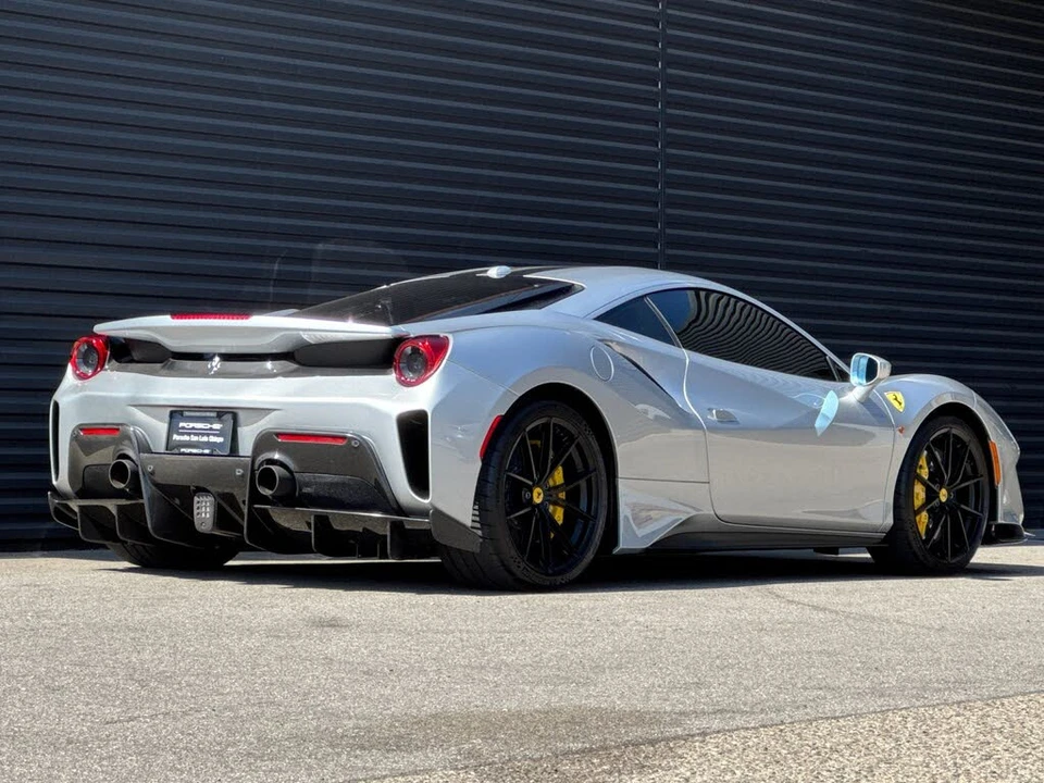 2019 Ferrari 488 Pista - Image 8 of 31