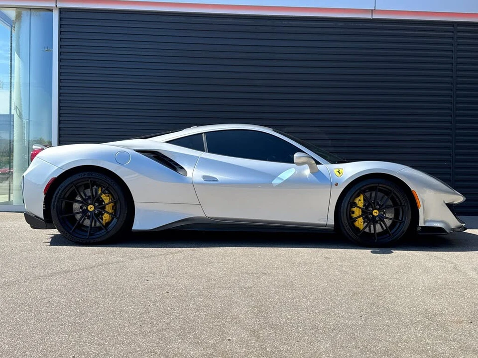 2019 Ferrari 488 Pista - Image 9 of 31