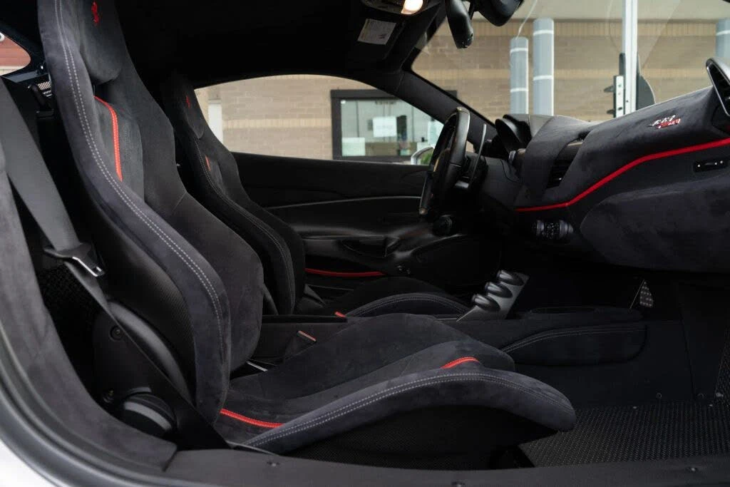 2019 Ferrari 488 Pista - Image 27 of 31
