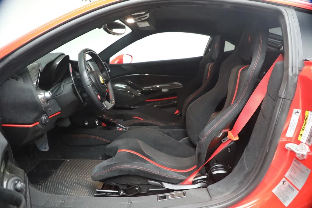 2019 Ferrari 488 Pista - Image 13 of 31