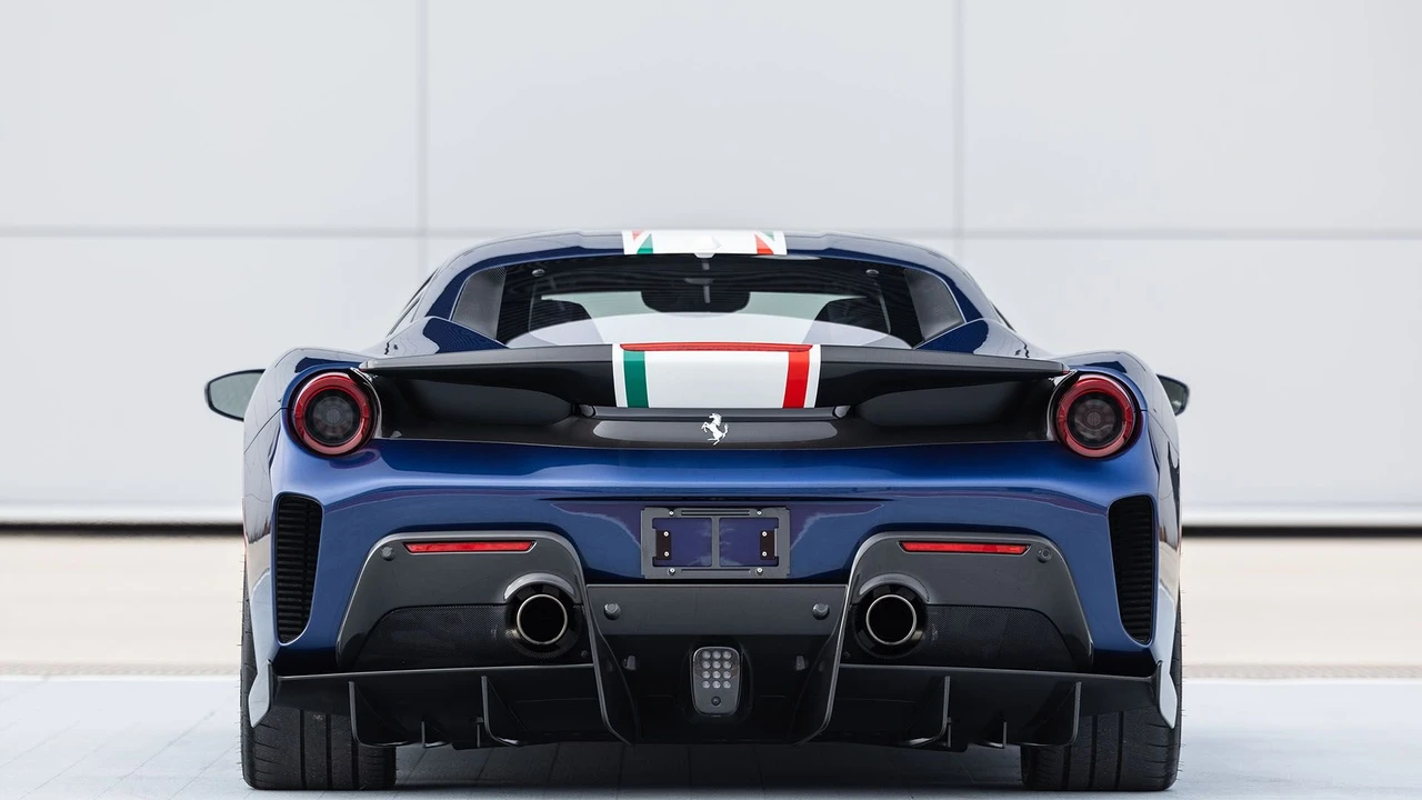 2019 Ferrari 488 Pista - Image 12 of 31