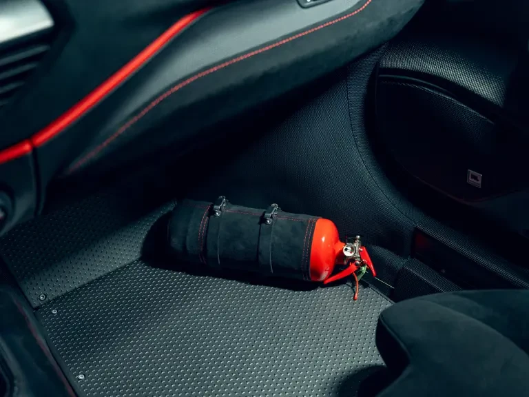 2019 Ferrari 488 Pista - Image 16 of 31