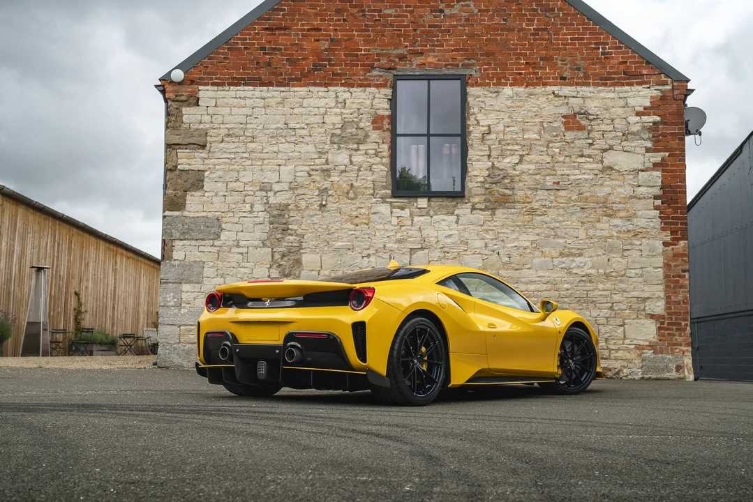 2019 Ferrari 488 Pista - Image 12 of 31