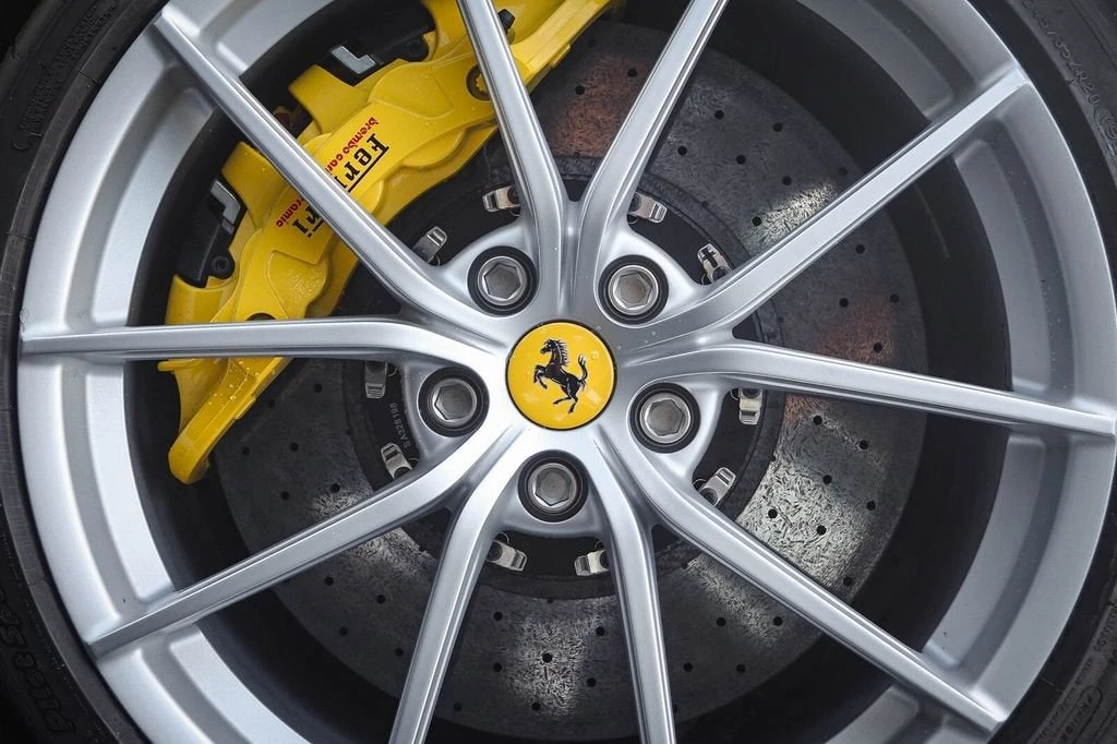 2019 Ferrari 488 Pista - Image 12 of 31