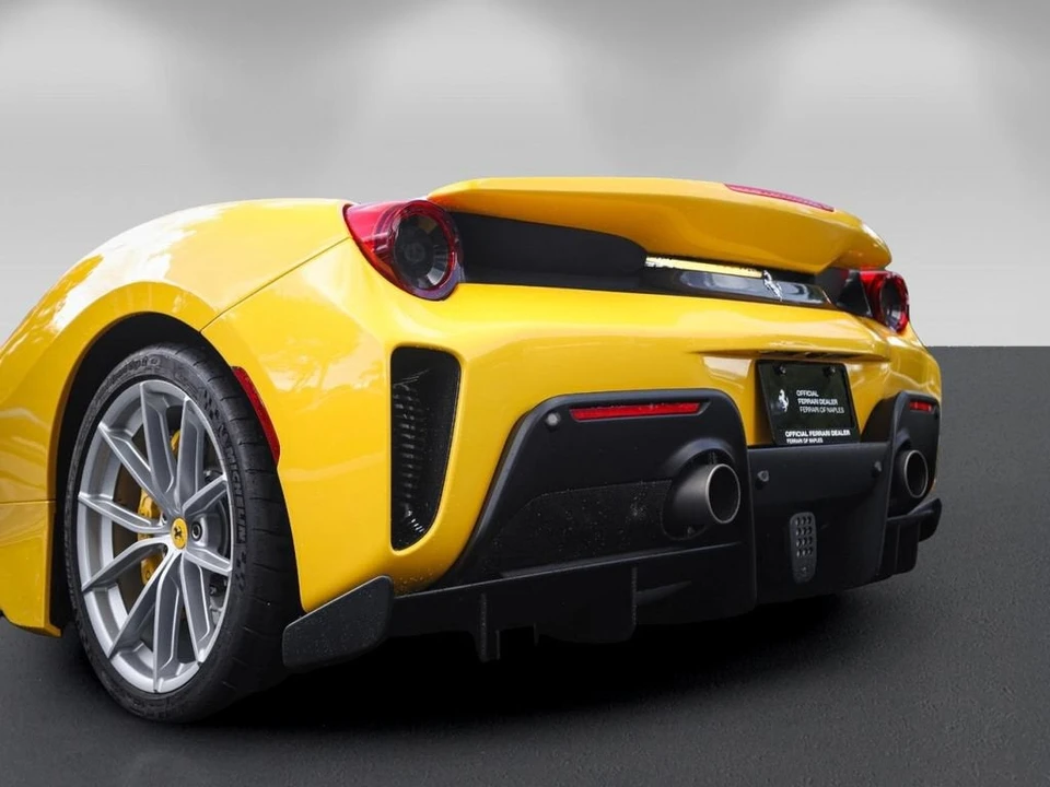 2019 Ferrari 488 Pista - Image 15 of 31