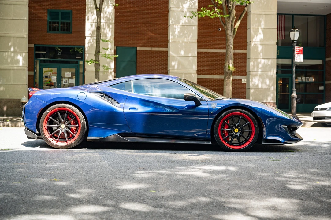 2019 Ferrari 488 Pista - Image 9 of 31