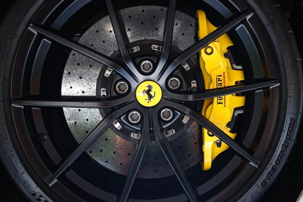 2019 Ferrari 488 Pista - Image 14 of 31