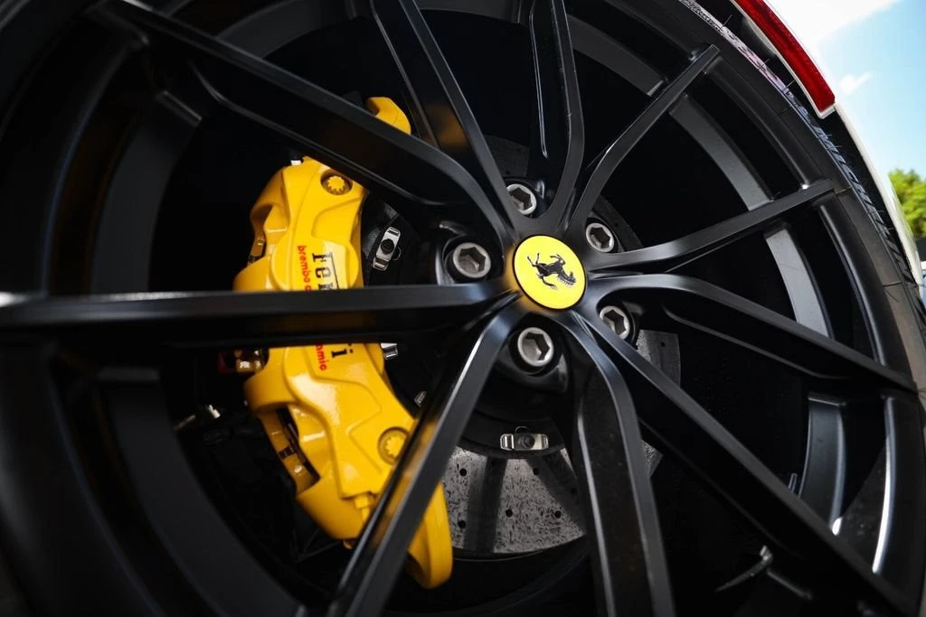 2019 Ferrari 488 Pista - Image 16 of 31
