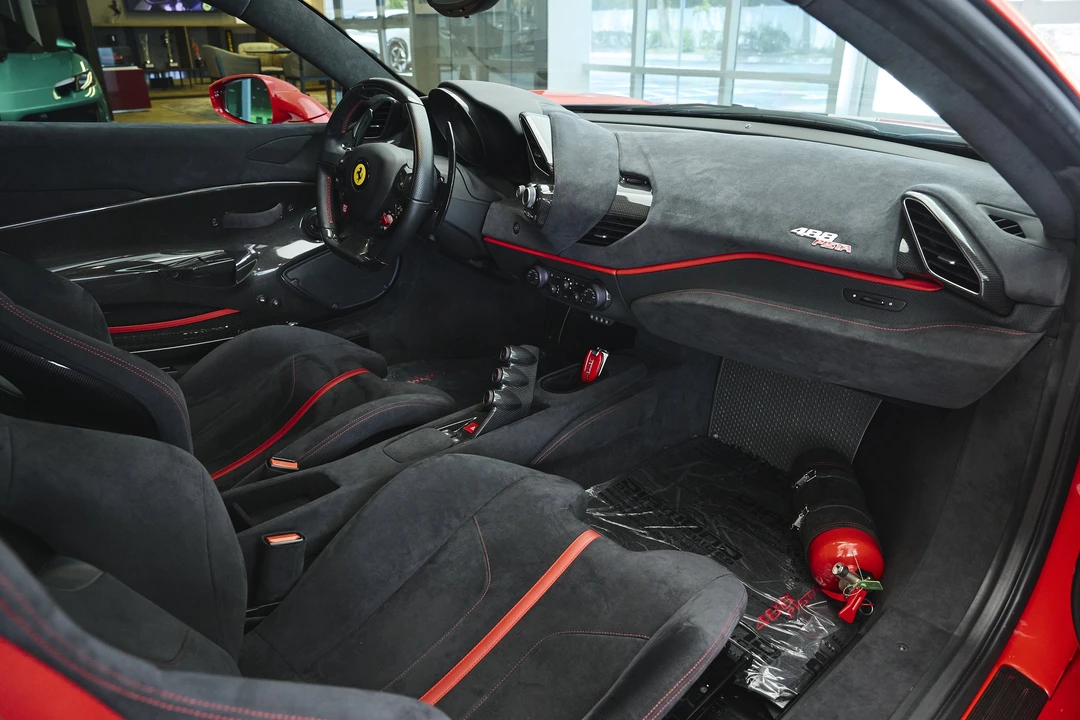 2019 Ferrari 488 Pista - Image 25 of 31