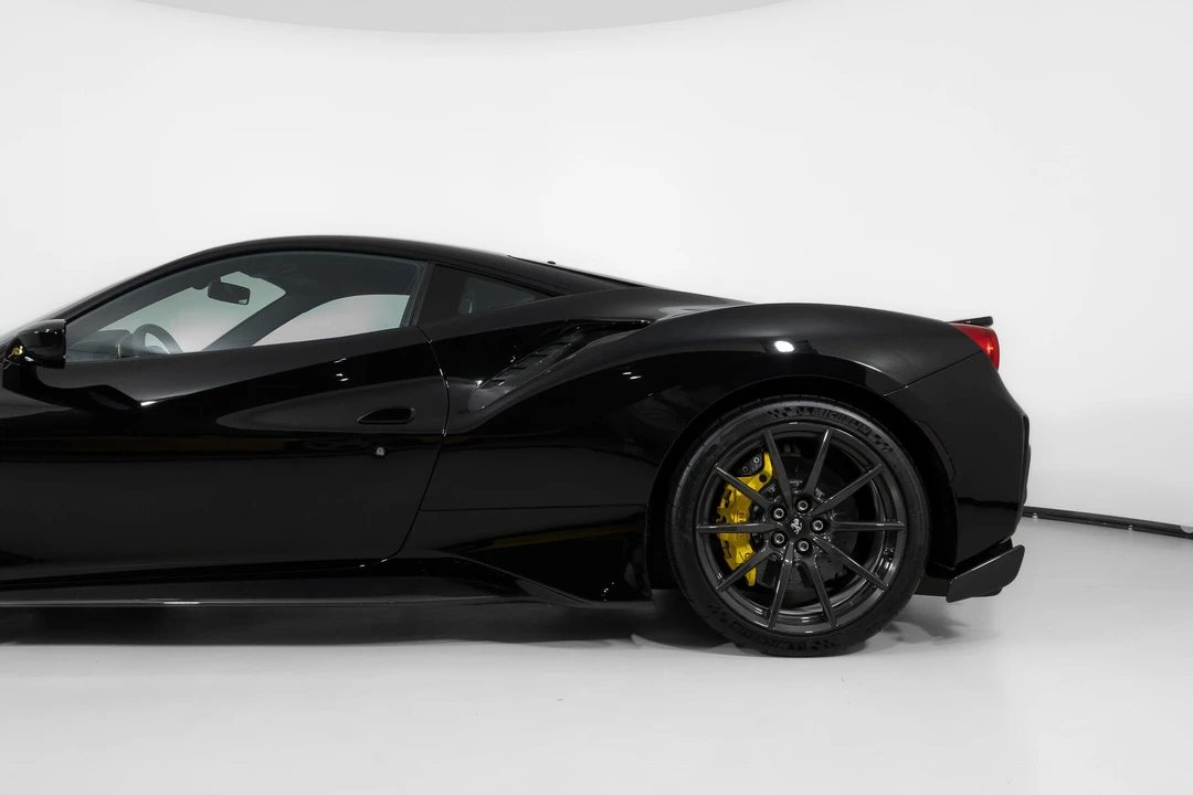 2019 Ferrari 488 Pista - Image 17 of 31