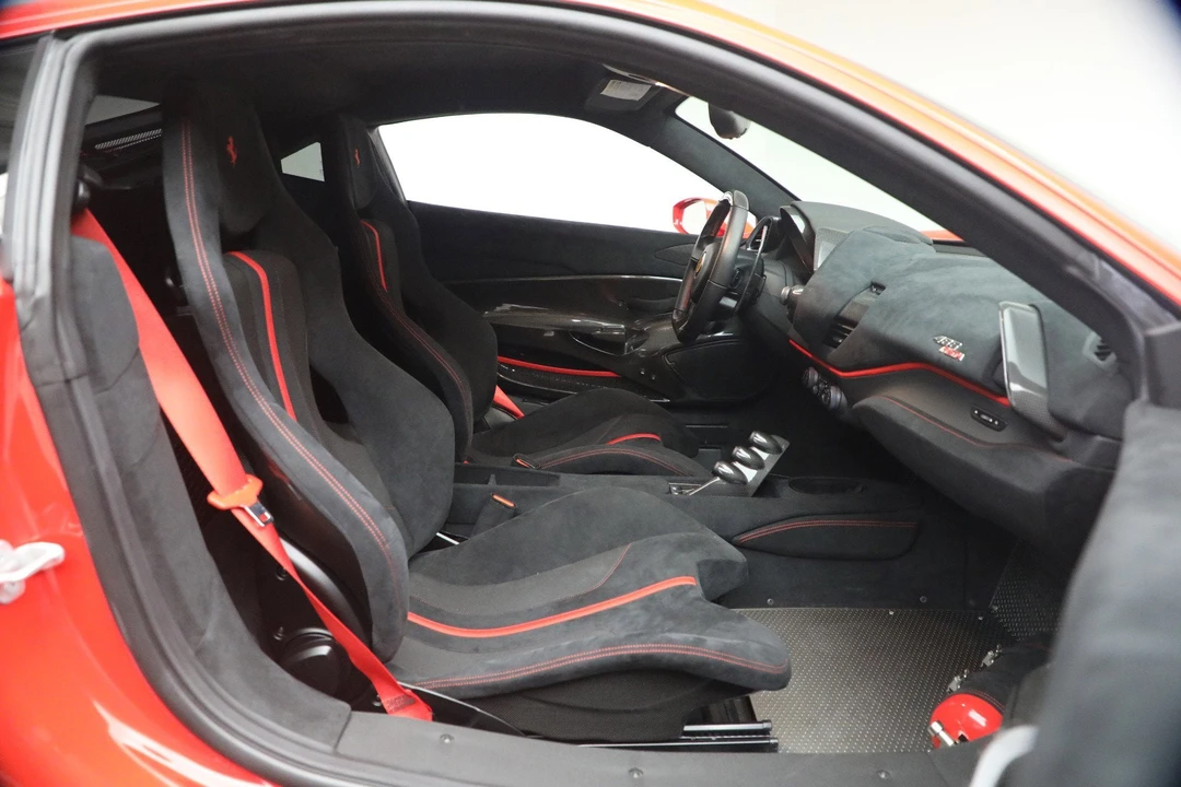 2019 Ferrari 488 Pista - Image 16 of 31
