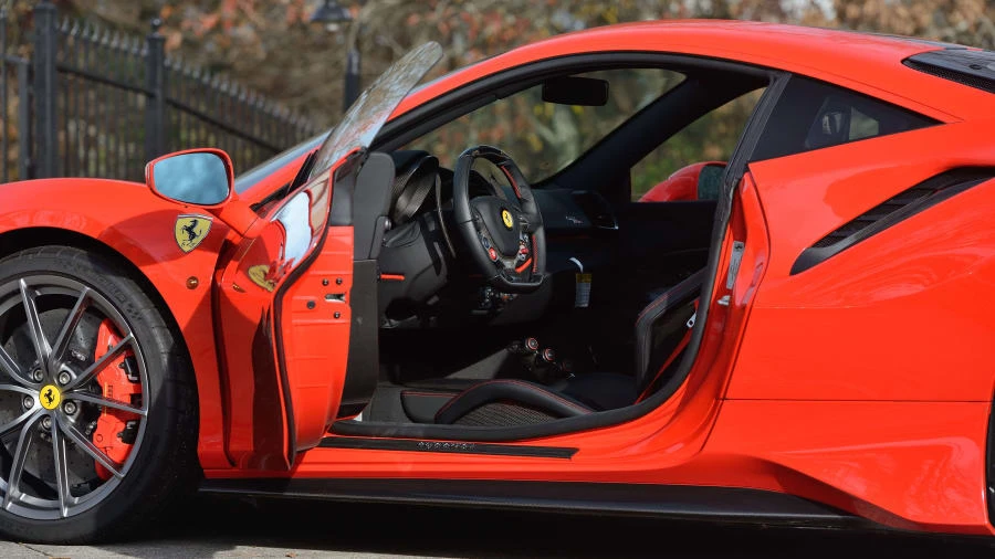 2019 Ferrari 488 Pista - Image 17 of 30