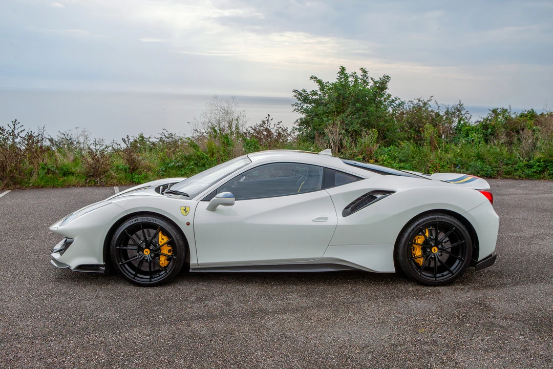 2019 Ferrari 488 Pista - Image 9 of 31