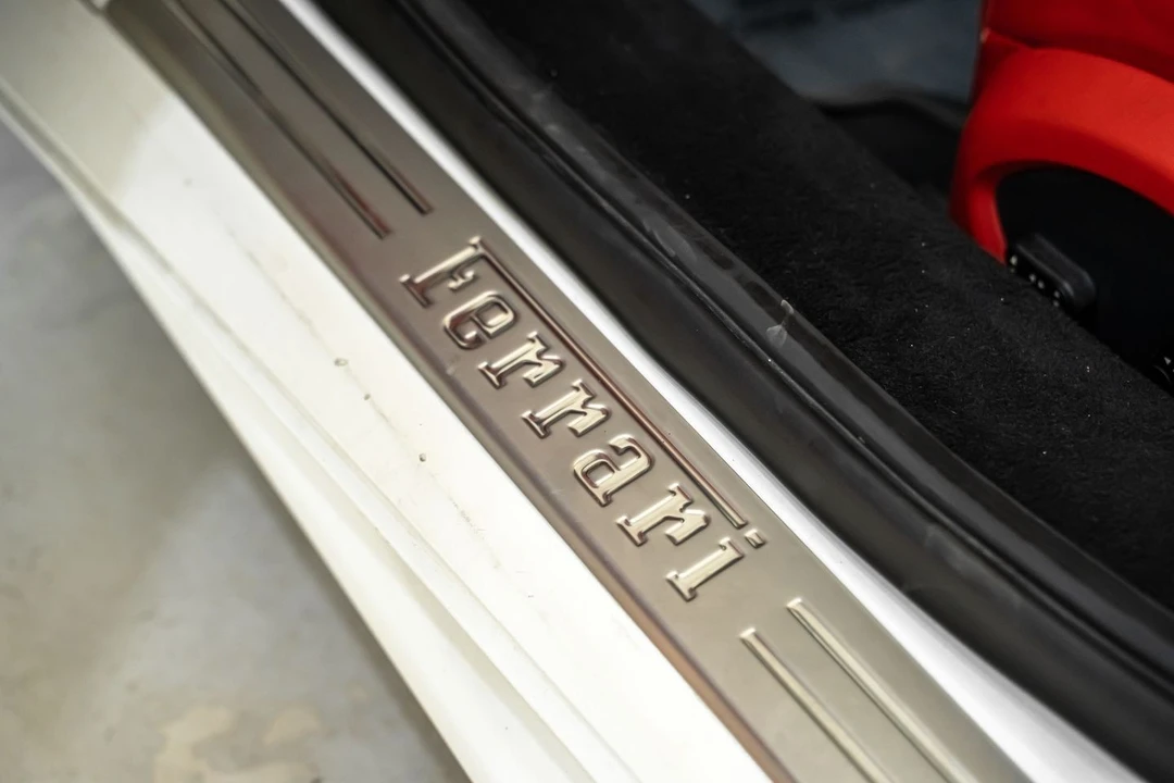 2019 Ferrari 488 - Image 27 of 31