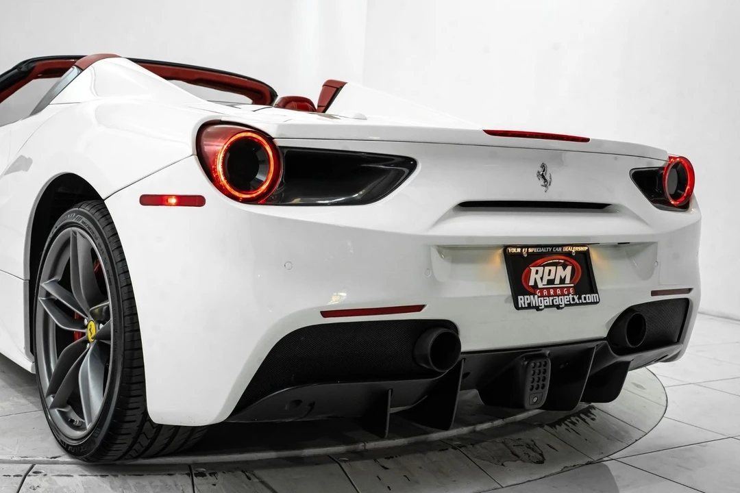 2019 Ferrari 488 - Image 15 of 31