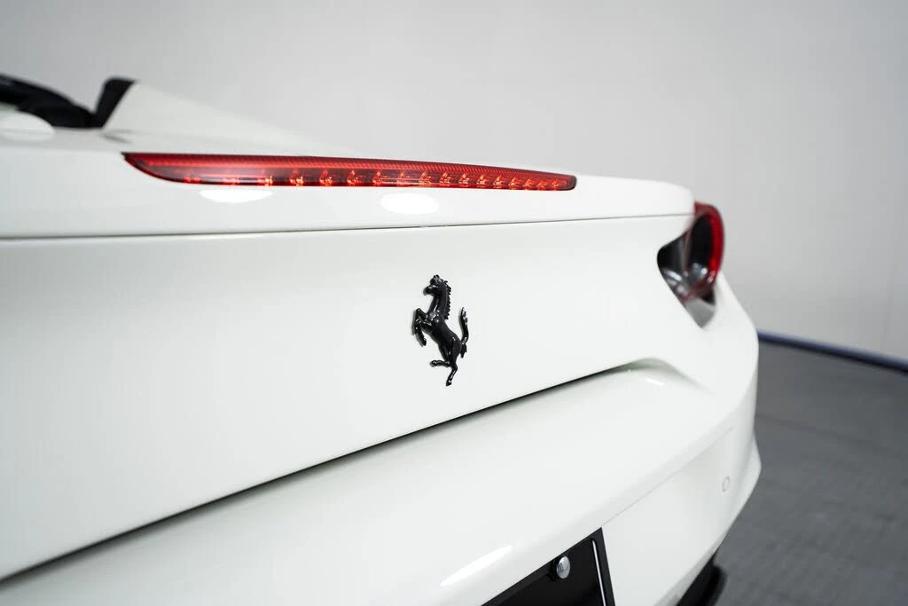 2019 Ferrari 488 Spider - Image 8 of 31