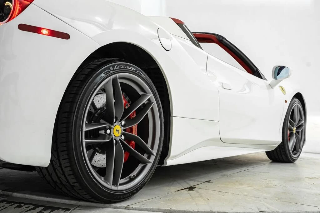 2019 Ferrari 488 Spider - Image 17 of 31