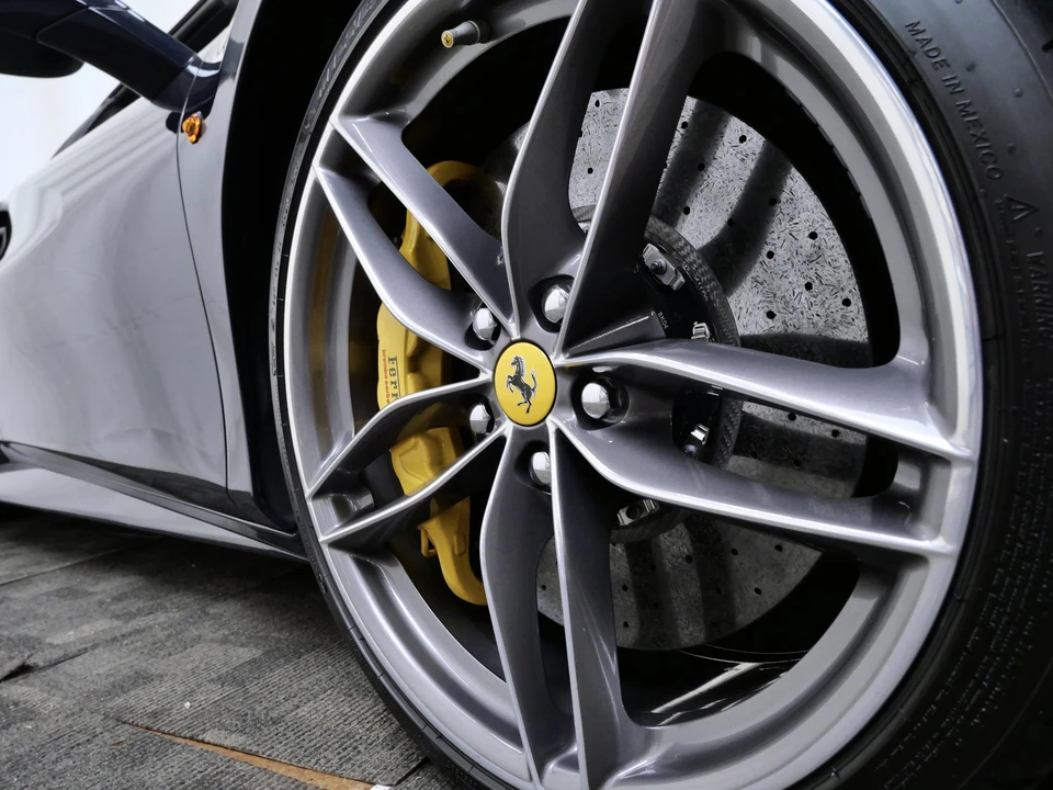 2019 Ferrari 488 Spider - Image 13 of 31