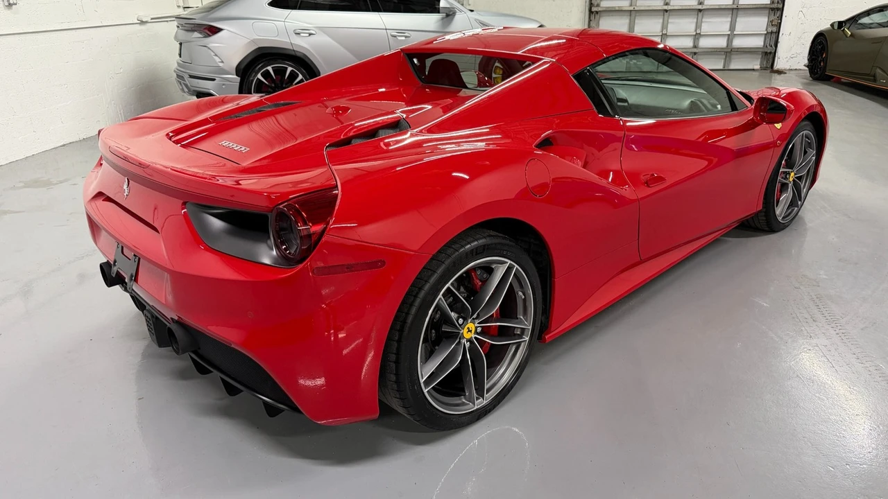 2019 Ferrari 488 - Image 17 of 31